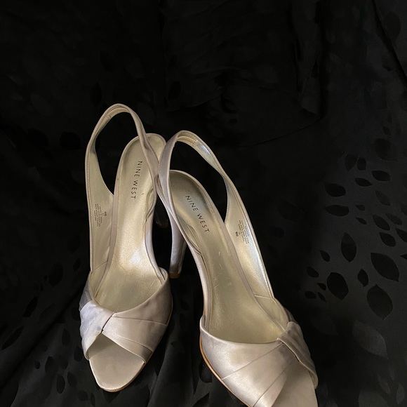 Silver evening shoe - Picture 5 of 11